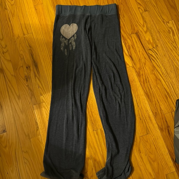 WildFox Couture Vintage sweats size small - Picture 1 of 3